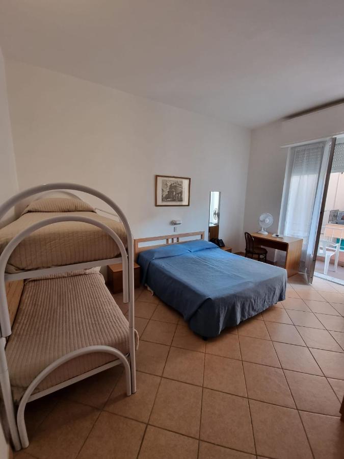 Hotel Riz Finale Ligure Bagian luar foto