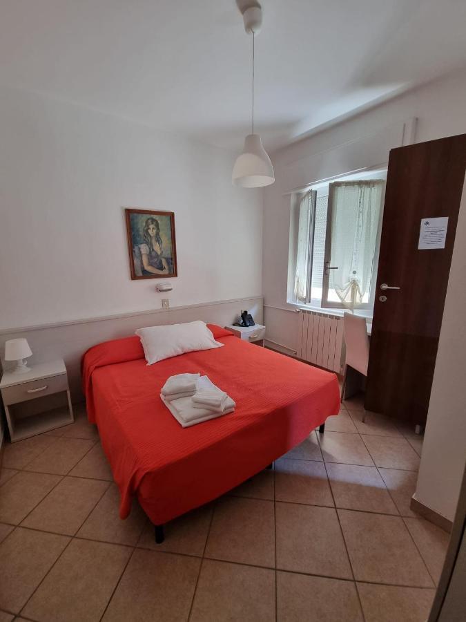 Hotel Riz Finale Ligure Bagian luar foto