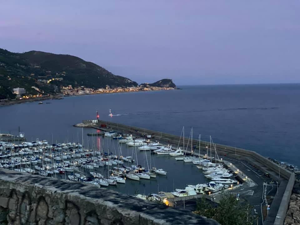 Hotel Riz Finale Ligure Bagian luar foto