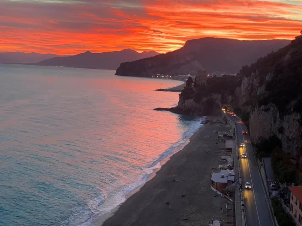 Hotel Riz Finale Ligure Bagian luar foto